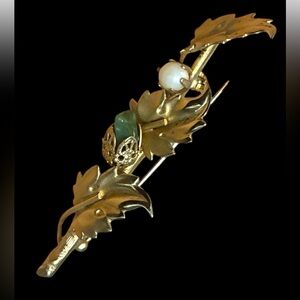 Elegant Vintage MCM Gold and Green Leaf Brooch